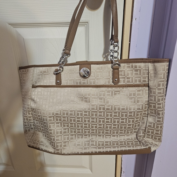 Handbags - Elegant Beige Tote Bag